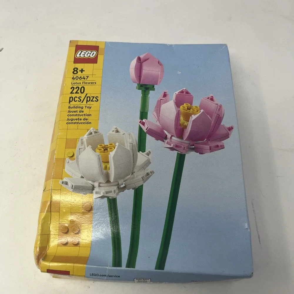 LEGO Lotus Flowers 40647 Building Set 220 Pieces Brand New